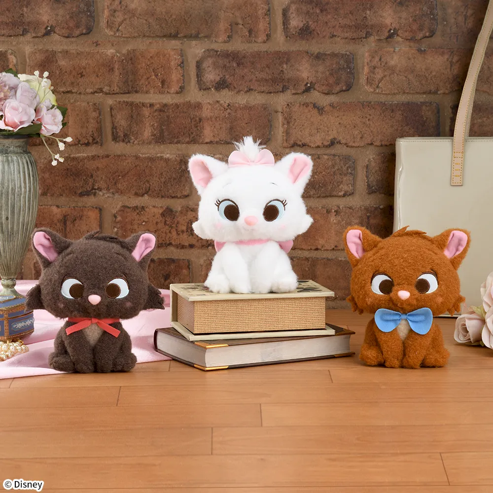 おしゃれキャット赤いほっぺぬいぐるみ