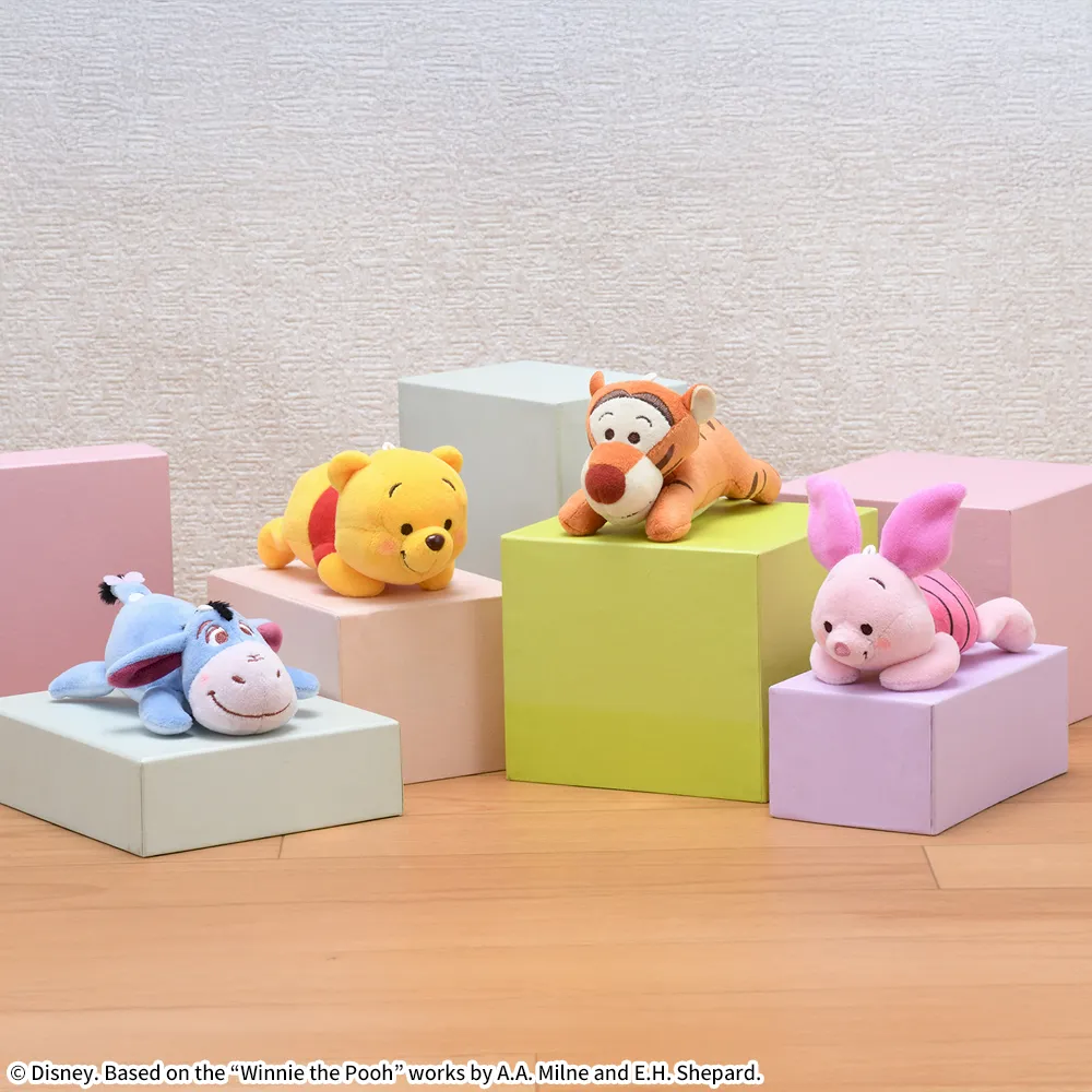 くまのプーさん赤いほっぺ寝そべりマスコット