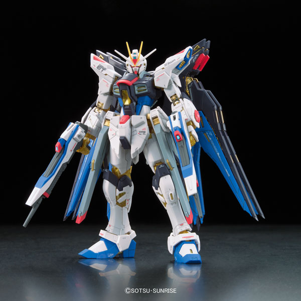 BANDAI SPIRITS(バンダイ スピリッツ) RG 機動戦士ガンダムSEED DESTINY ZGMF-X20A ストライクフリーダムガンダム 1/144スケール 色分け済みプラモデル