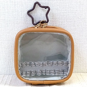 小さいお人形のポーチ