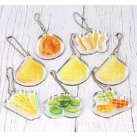 カルビー　おかしなおかしのスライドミラーチャーム
