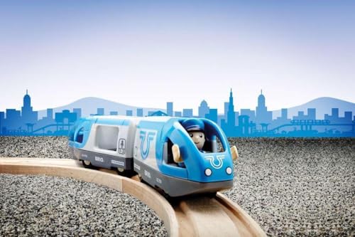 BRIO (ブリオ) バッテリーパワートラベルトレイン 33506 対象年齢 3歳~ 【おもちゃ 玩具 木製おもちゃ 機関車 車両 プレゼント（誕生日/クリスマス）】