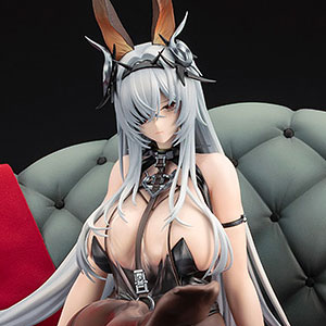 アズールレーン フリッツ・ルメイ Schwarzes Kaninchen Ver. 1/7 完成品フィギュア